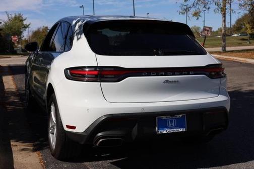 2022 Porsche Macan Base