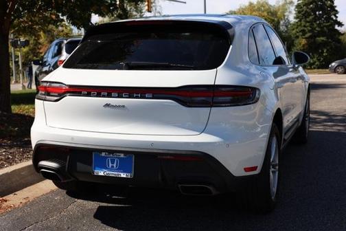 2022 Porsche Macan Base