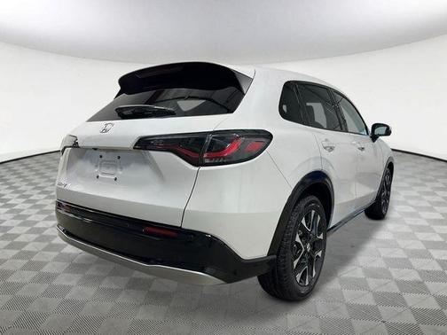 White 2027 Honda HR-V EX-L