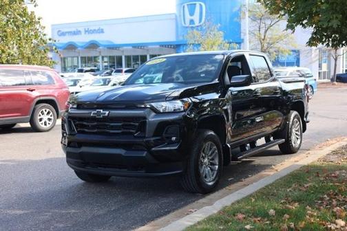 2024 Chevrolet Colorado LT
