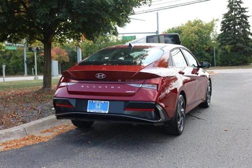 2025 Hyundai ELANTRA Limited