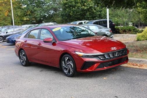 2025 Hyundai ELANTRA Limited