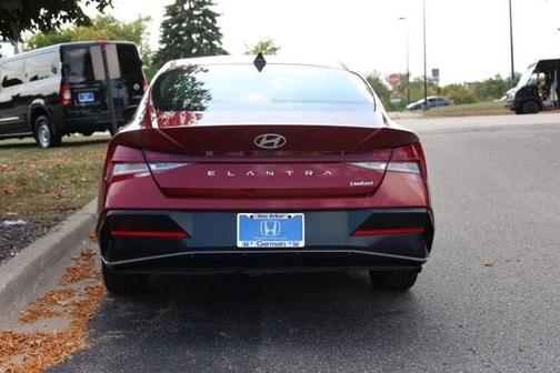 2025 Hyundai ELANTRA Limited