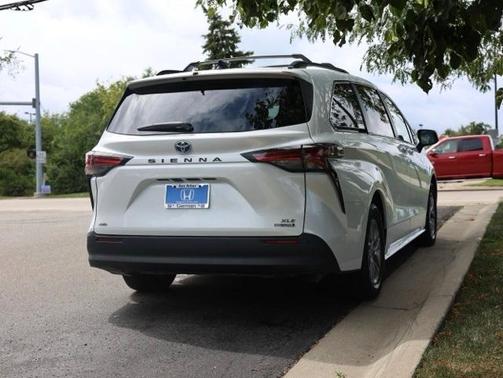 2022 Toyota Sienna XLE