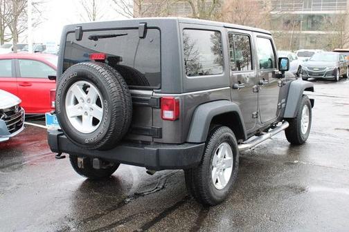 Photo 3 of 29 of 2014 Jeep Wrangler Unlimited Sport