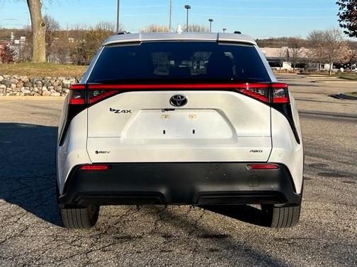 2024 Toyota bZ4X XLE