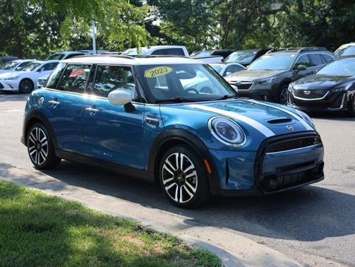 2023 MINI Hardtop Cooper