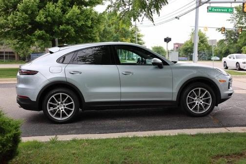 2022 Porsche Cayenne AWD