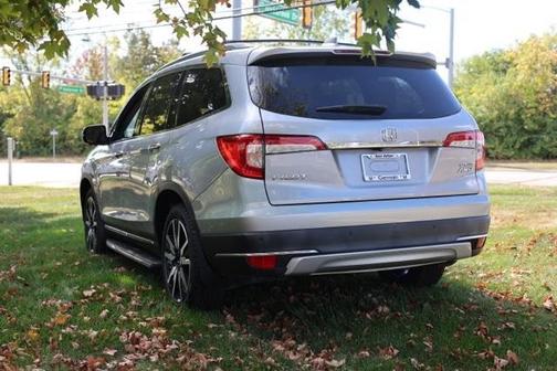 2019 Honda Pilot Touring 8-Passenger
