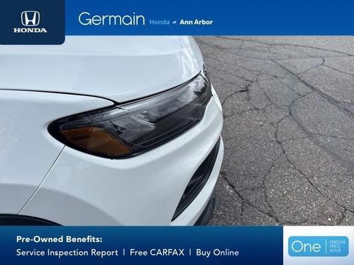White 2023 Jeep Compass Latitude Lux