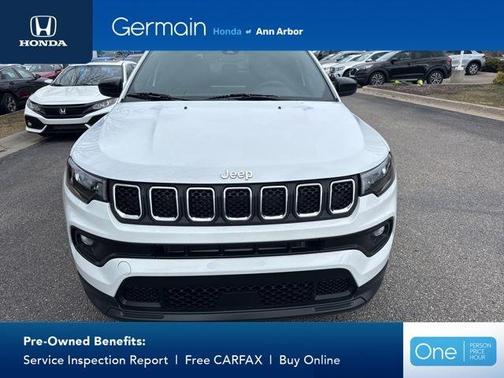 White 2023 Jeep Compass Latitude Lux