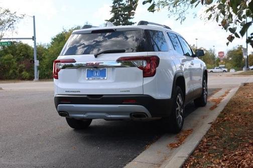 2022 GMC Acadia SLE