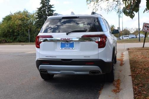 2022 GMC Acadia SLE