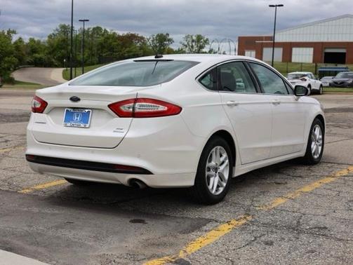 2016 Ford Fusion SE