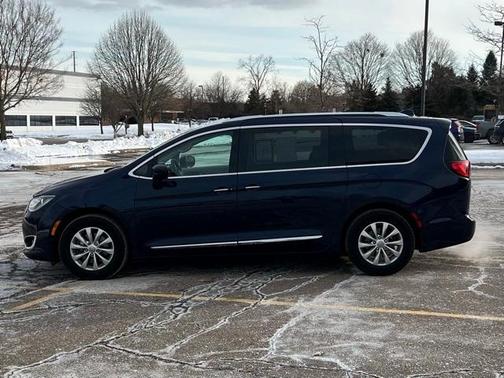 2018 Chrysler Pacifica Touring-L