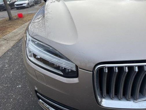 2024 Volvo XC90 B6 Plus Bright Theme 7-Seater