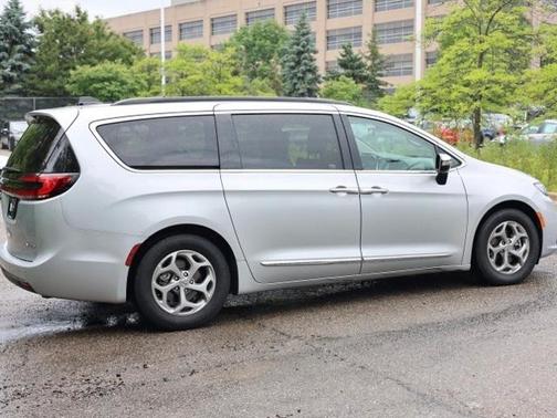 2023 Chrysler Pacifica Limited