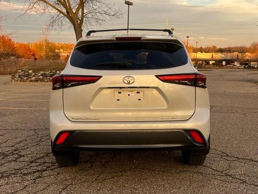 2022 Toyota Highlander Limited