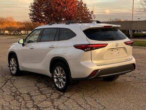 2022 Toyota Highlander Limited