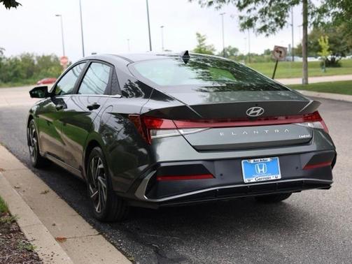 2024 Hyundai ELANTRA Limited