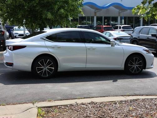 2023 Lexus ES 250 250