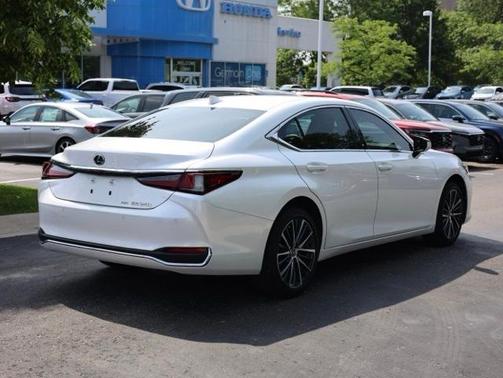 2023 Lexus ES 250 250