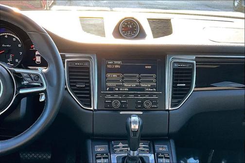 2015 Porsche Macan Turbo