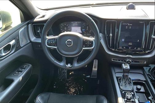 2019 Volvo XC60 T5 R-Design