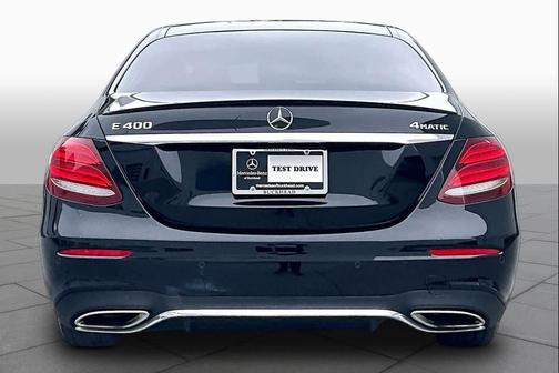 Obsidian Black Metallic 2018 Mercedes-Benz E-Class 4MATIC