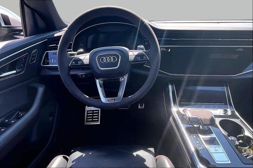 Mythos Black Metallic 2023 Audi RS Q8 4.0T