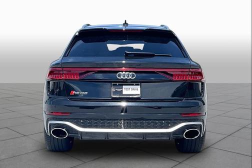 Mythos Black Metallic 2023 Audi RS Q8 4.0T