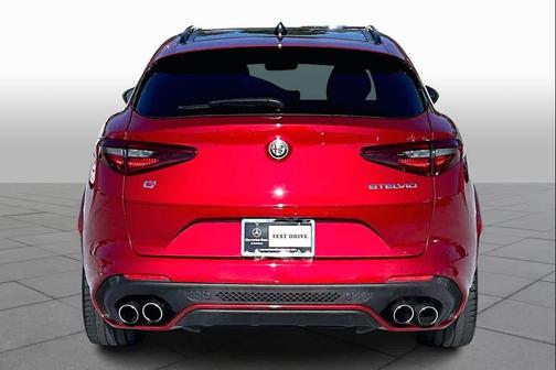 2022 Alfa Romeo Stelvio Quadrifoglio