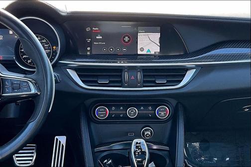 2022 Alfa Romeo Stelvio Quadrifoglio