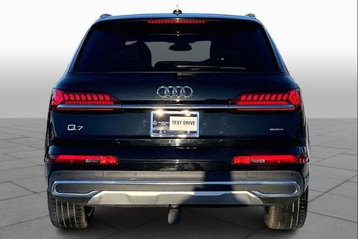 2022 Audi Q7 55 Premium Plus