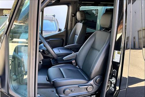 2025 Mercedes-Benz Sprinter 2500 Standard Roof