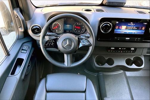 2025 Mercedes-Benz Sprinter 2500 Standard Roof