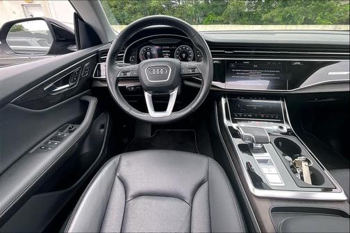 Mythos Black Metallic 2023 Audi Q8 55 Prestige