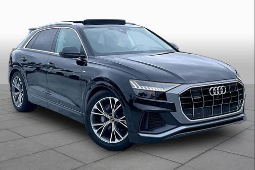 Mythos Black Metallic 2023 Audi Q8 55 Prestige