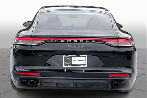 2023 Porsche Panamera RWD