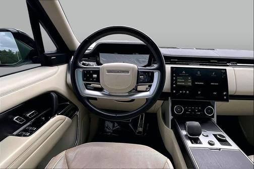 Icy White SV Bespoke Special Effect Gloss 2023 Land Rover Range Rover P530 SE