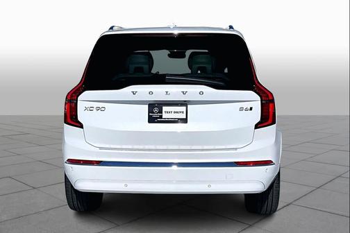 2025 Volvo XC90 B6 Ultra