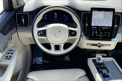 2025 Volvo XC90 B6 Ultra