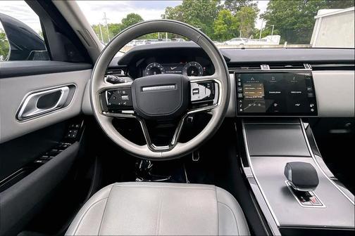 Santorini Black Metallic 2025 Land Rover Range Rover Velar P250 SE R-Dynamic