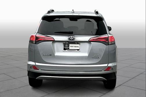 2017 Toyota RAV4 Hybrid SE