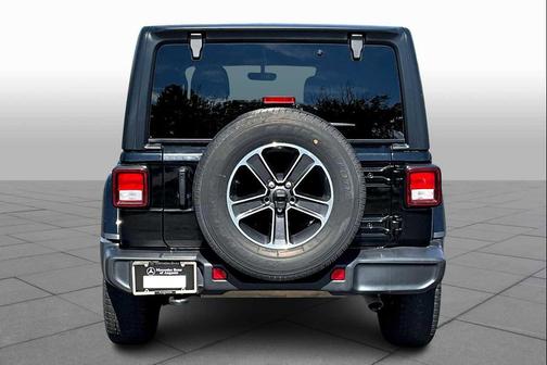 2023 Jeep Wrangler 4-Door Sahara 4x4