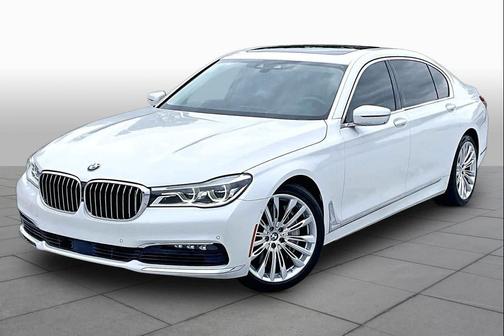 Mineral White Metallic 2017 BMW 750 i xDrive
