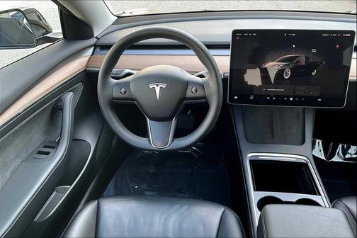2022 Tesla Model 3 Standard Range
