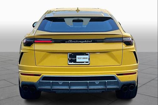 2022 Lamborghini Urus AWD
