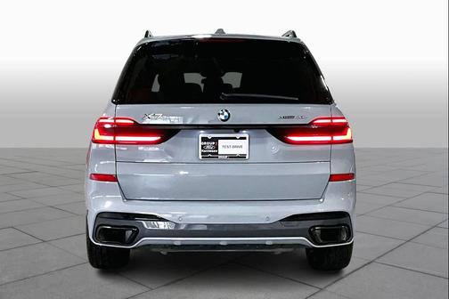 Brooklyn Grey Metallic 2026 BMW X7 xDrive40i