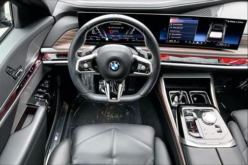 2023 BMW 740 i